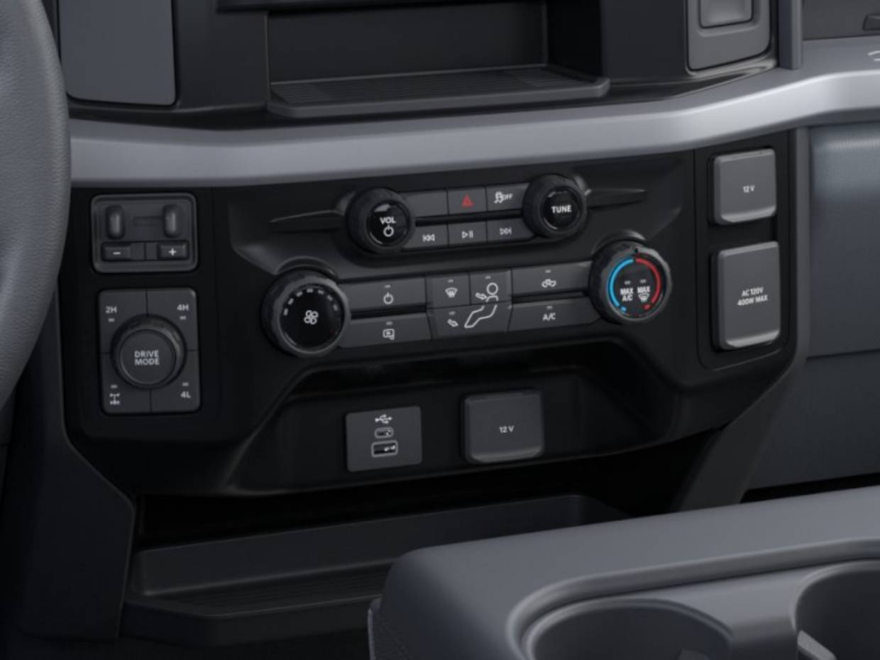 2026 Ford F-350 Super Duty XLT - Photo 15