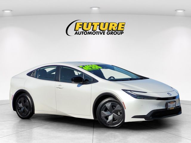 2023 Toyota Prius LE