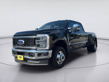 2026 Ford Super Duty F-350 DRW LARIAT