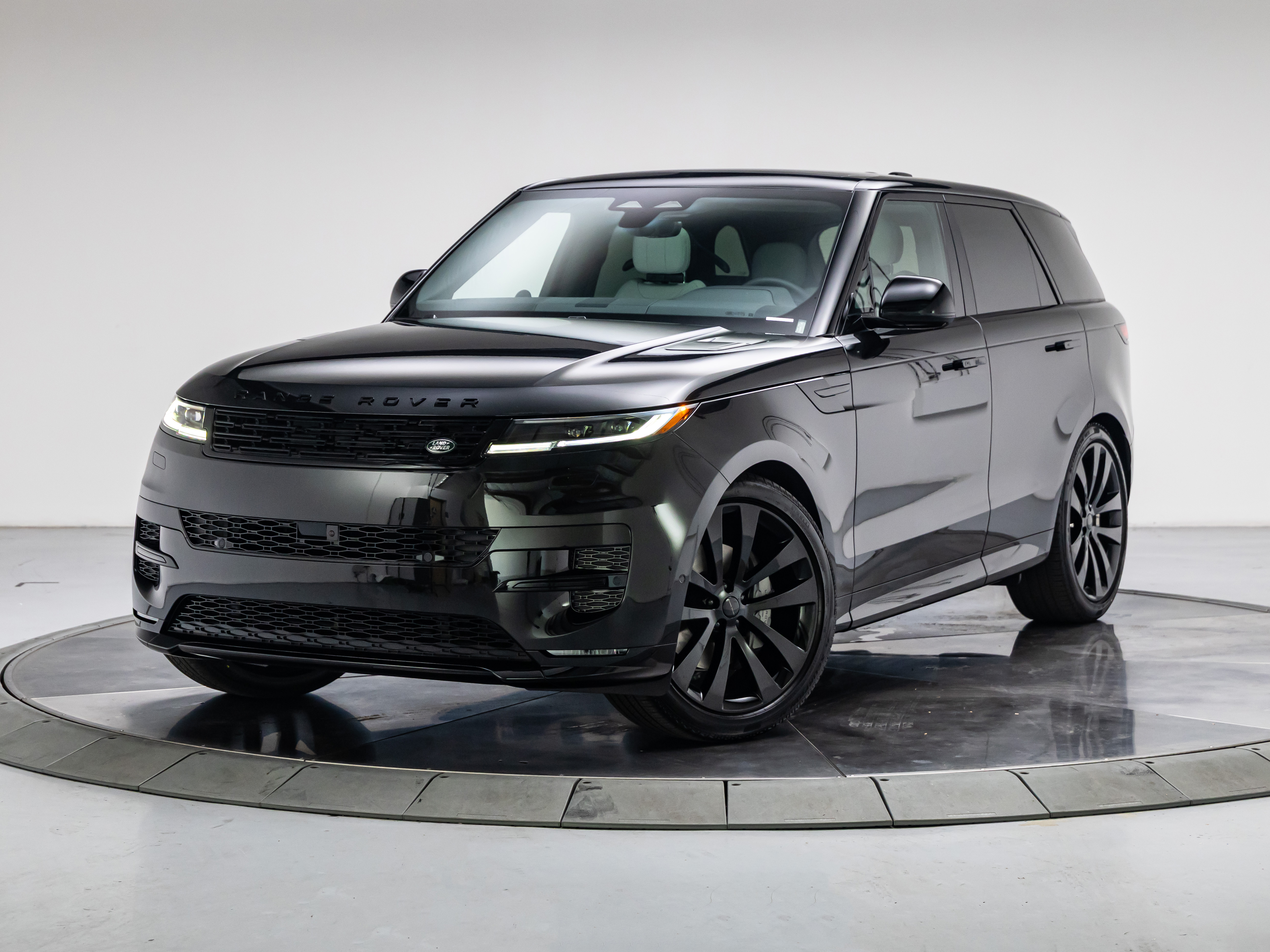 New 2026 Land Rover Range Rover Sport P400 Dynamic SE