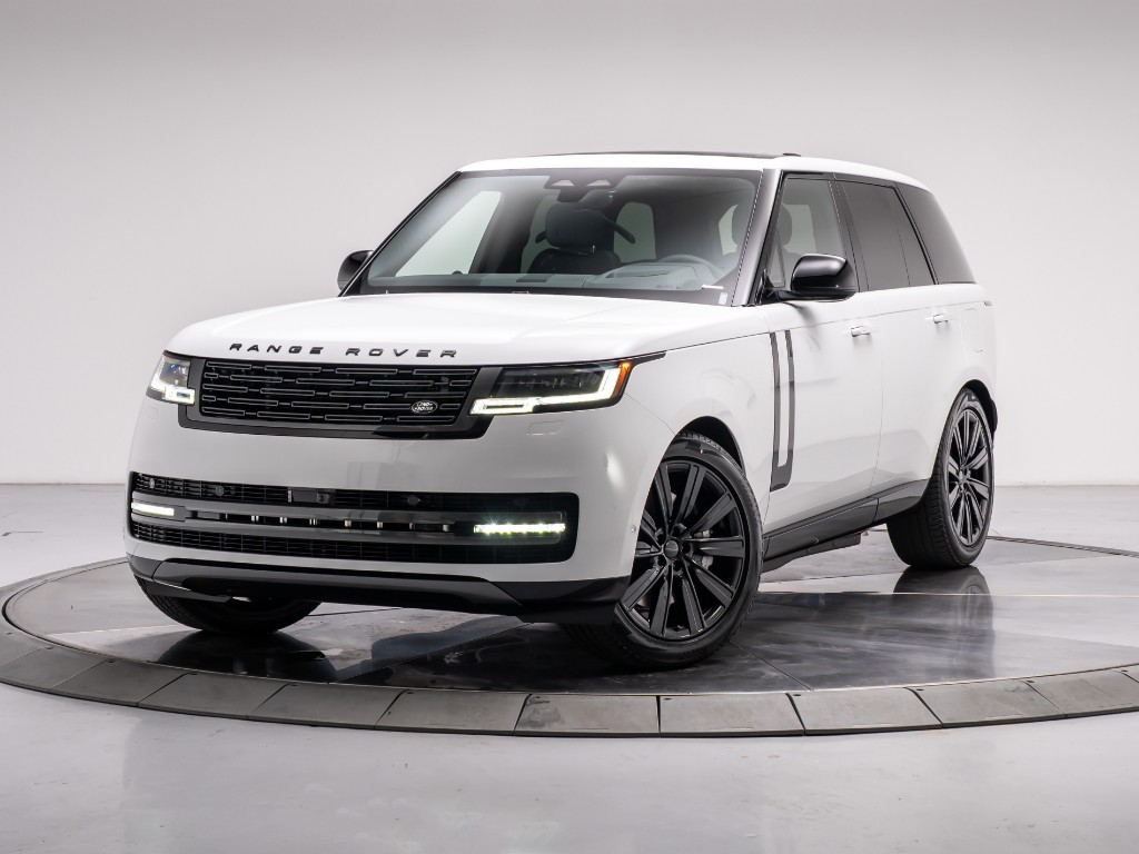 2026 Land Rover Range Rover P550e SE