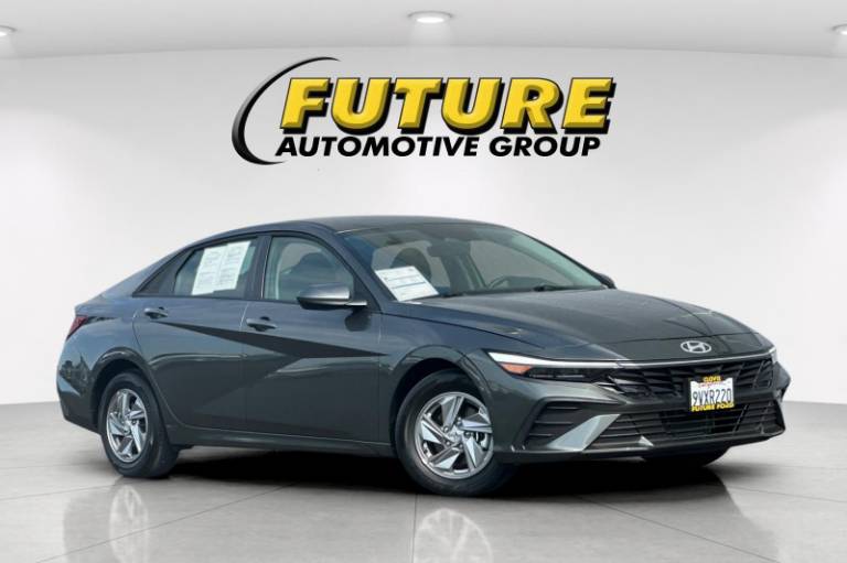 2025 Hyundai Elantra SE