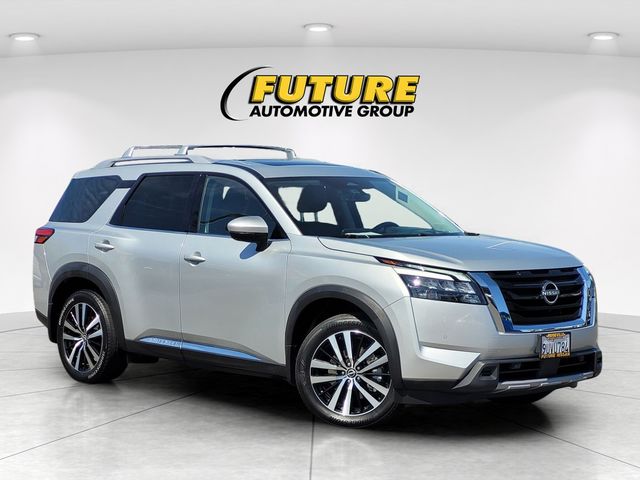 2025 Nissan Pathfinder Platinum