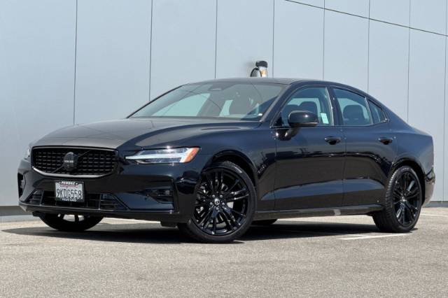 2024 Volvo S60 B5 Plus Black Edition