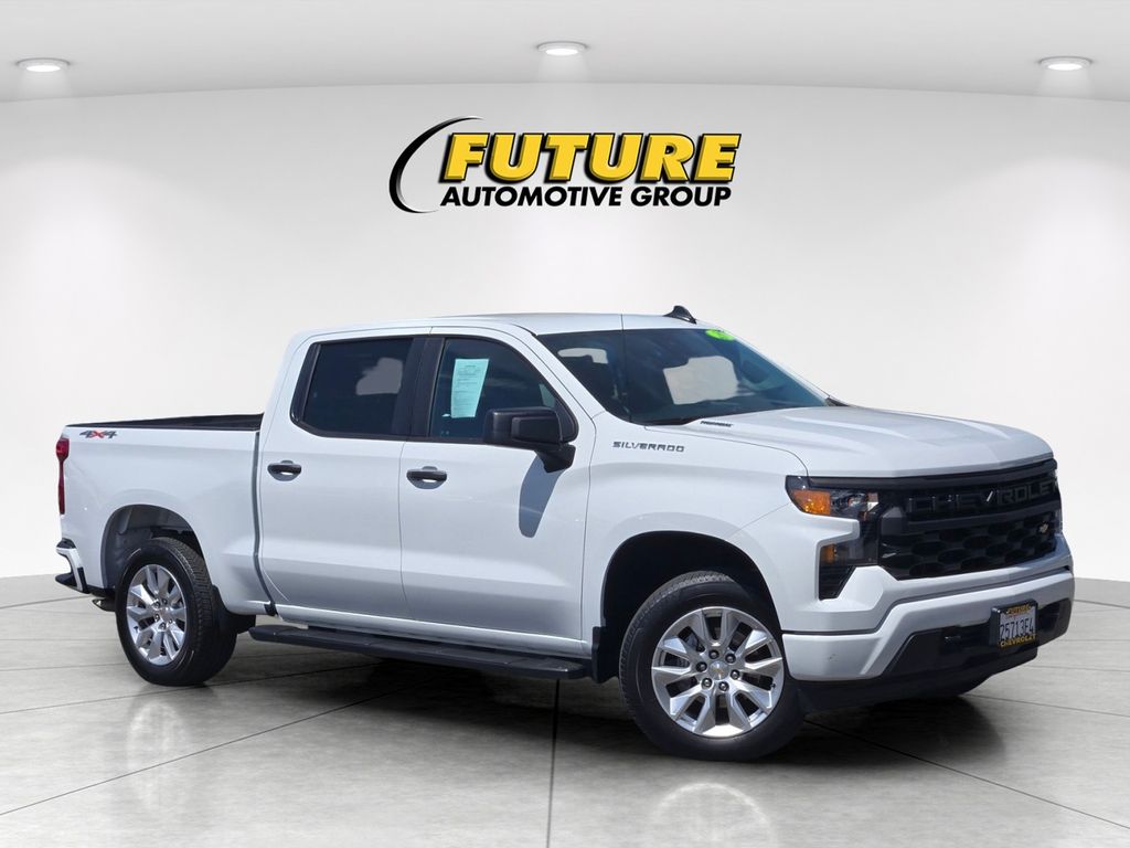 2025 Chevrolet Silverado 1500 Custom