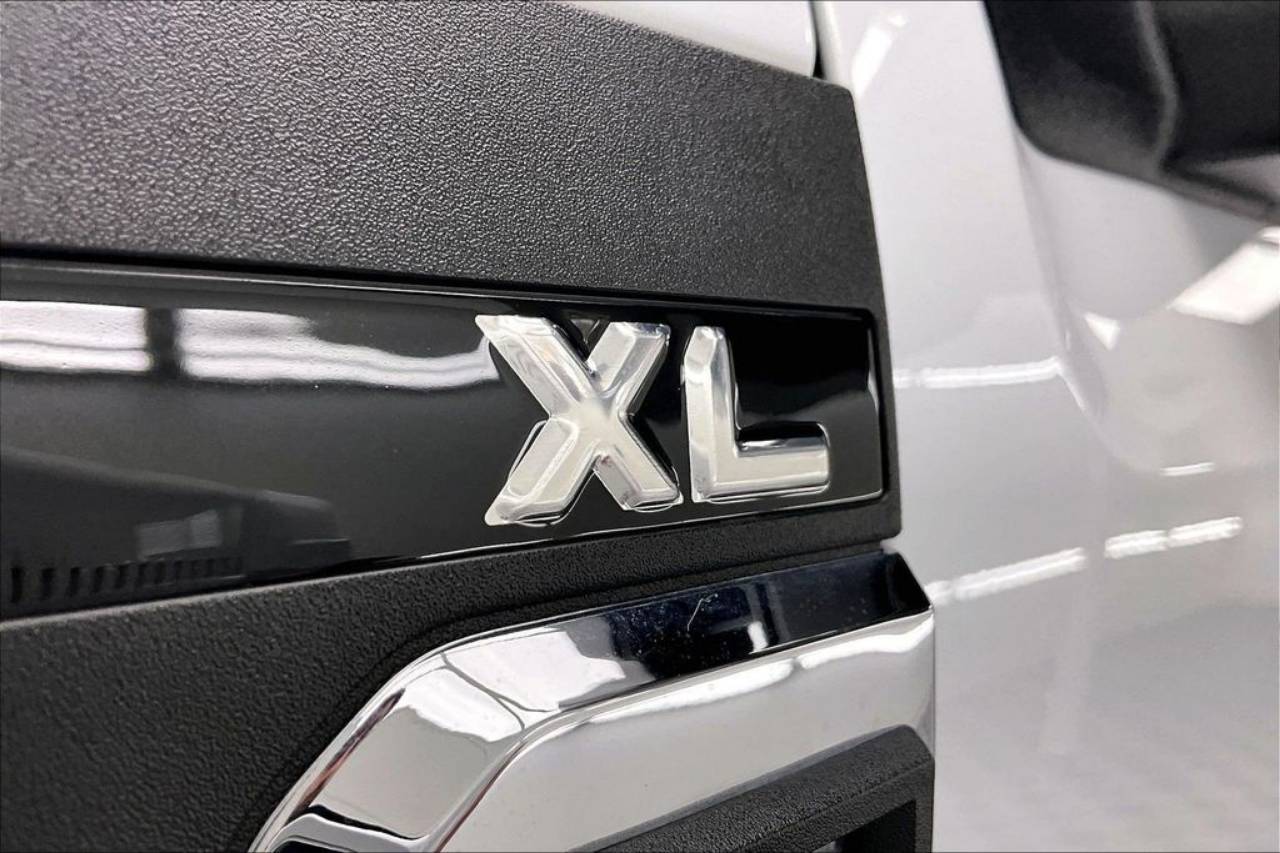 2026 Ford F-350 Super Duty XL - Photo 8