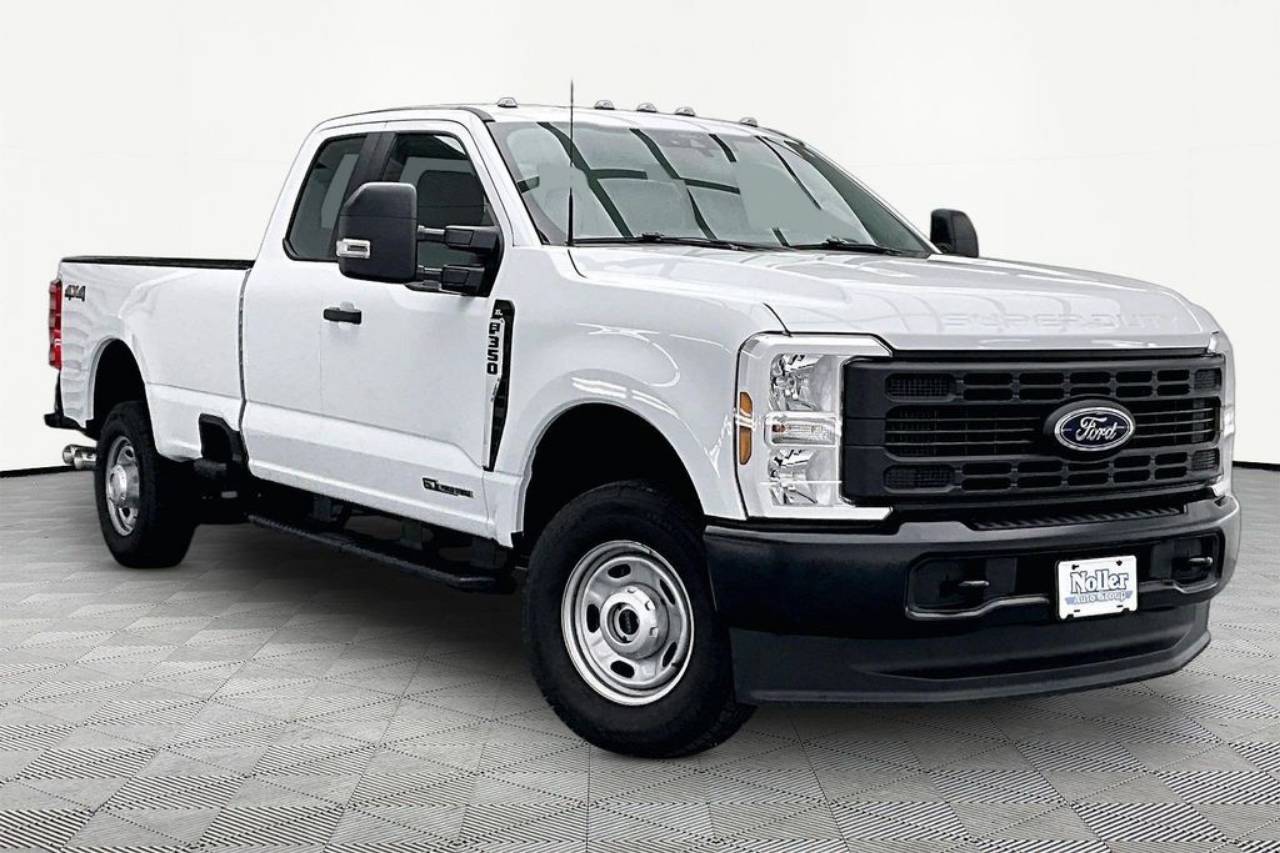 2026 Ford F-350 Super Duty XL - Photo 12