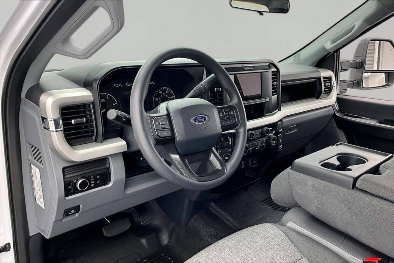 2026 Ford F-350 Super Duty XL - Photo 14