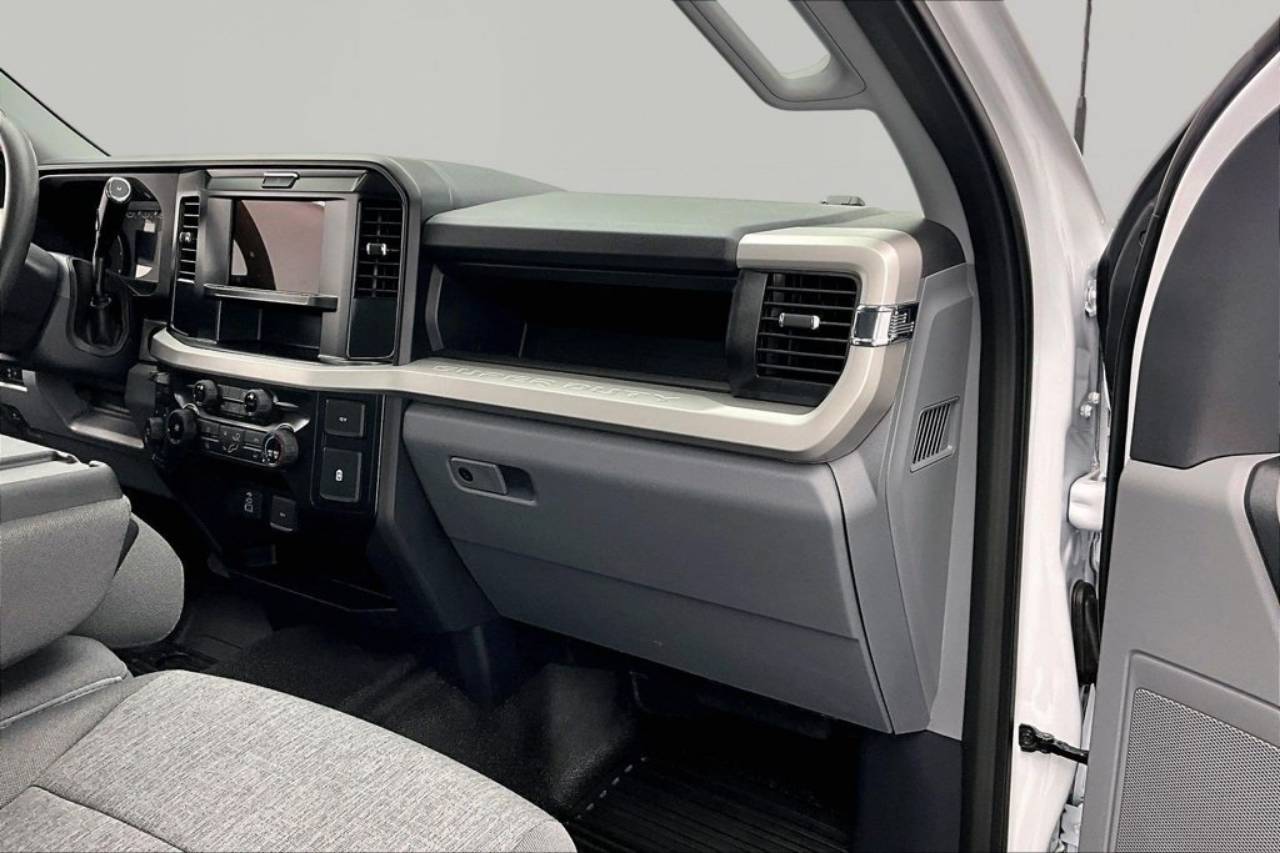 2026 Ford F-350 Super Duty XL - Photo 17