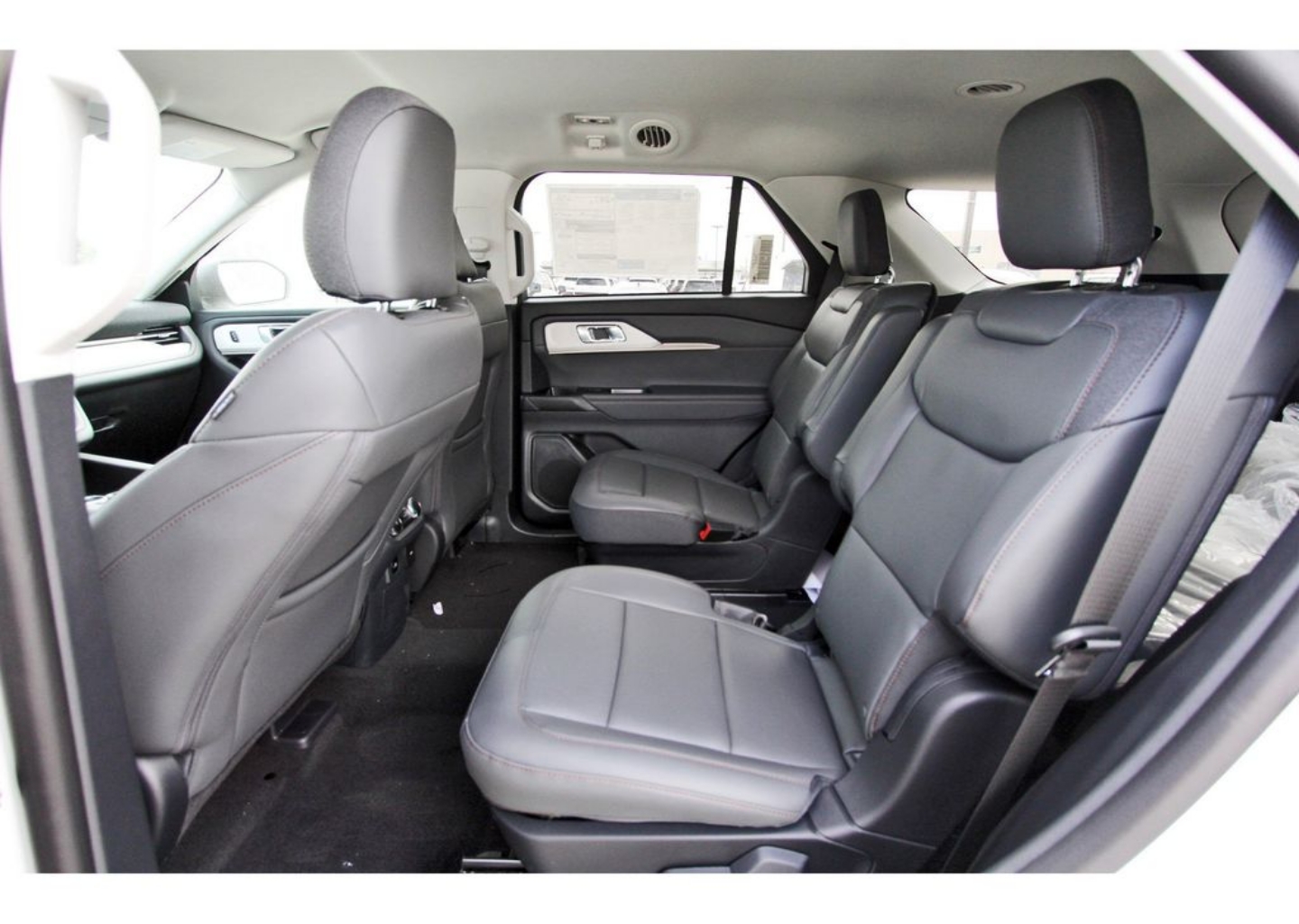 2026 Ford Explorer Active - Photo 6