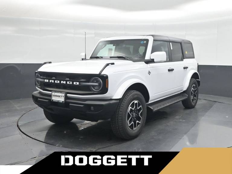 2026 Ford Bronco Outer Banks