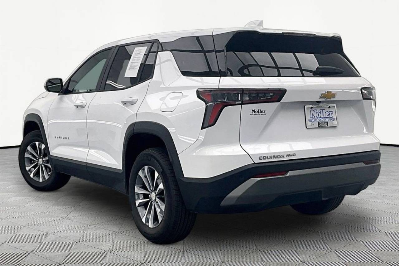 2025 Chevrolet Equinox LT - Photo 13