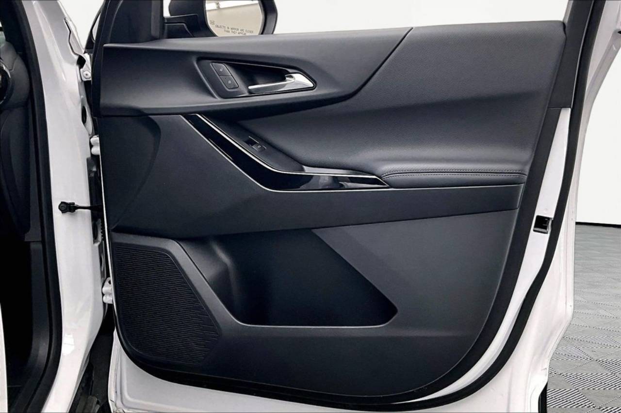 2025 Chevrolet Equinox LT - Photo 24