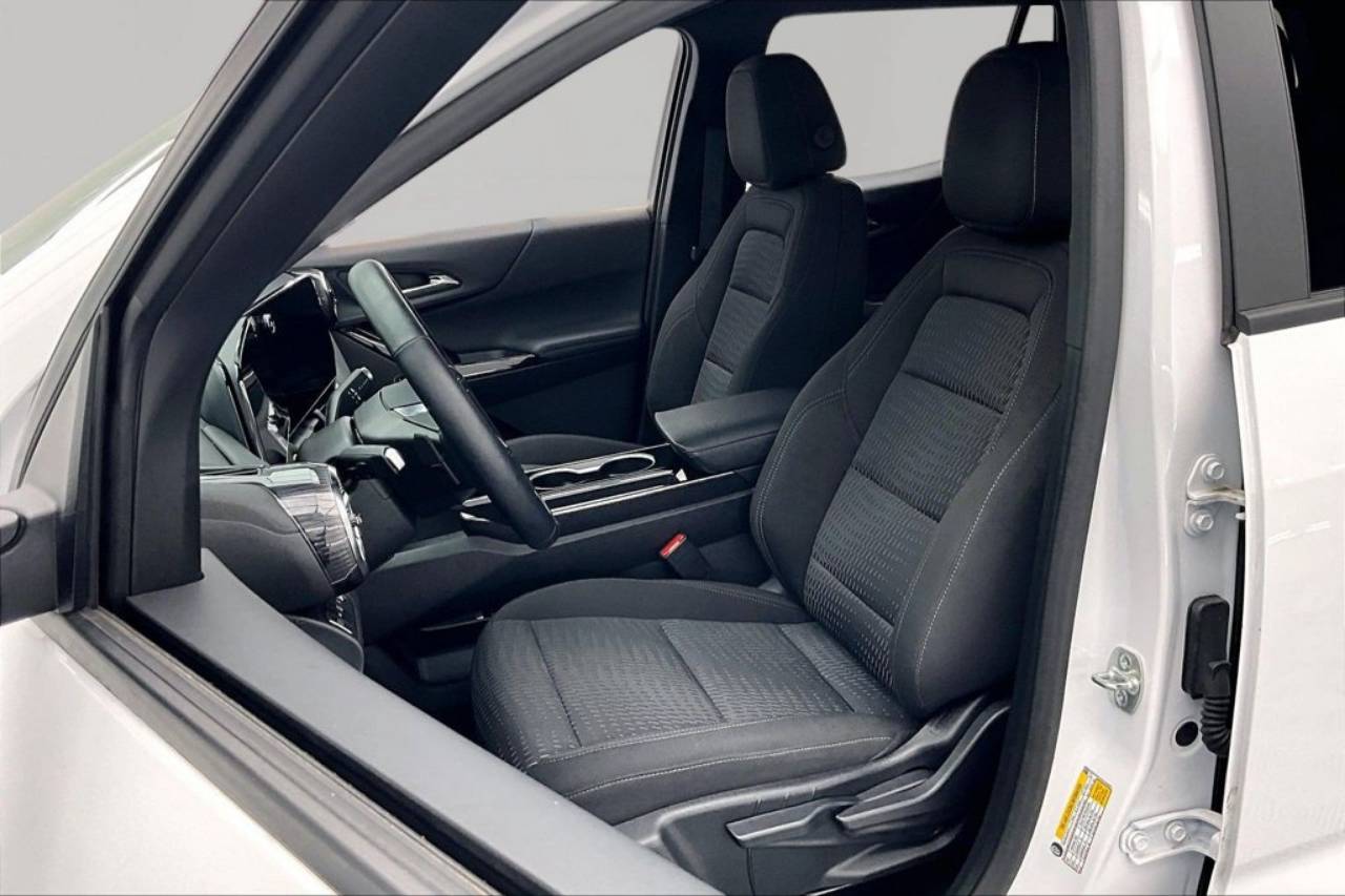 2025 Chevrolet Equinox LT - Photo 25