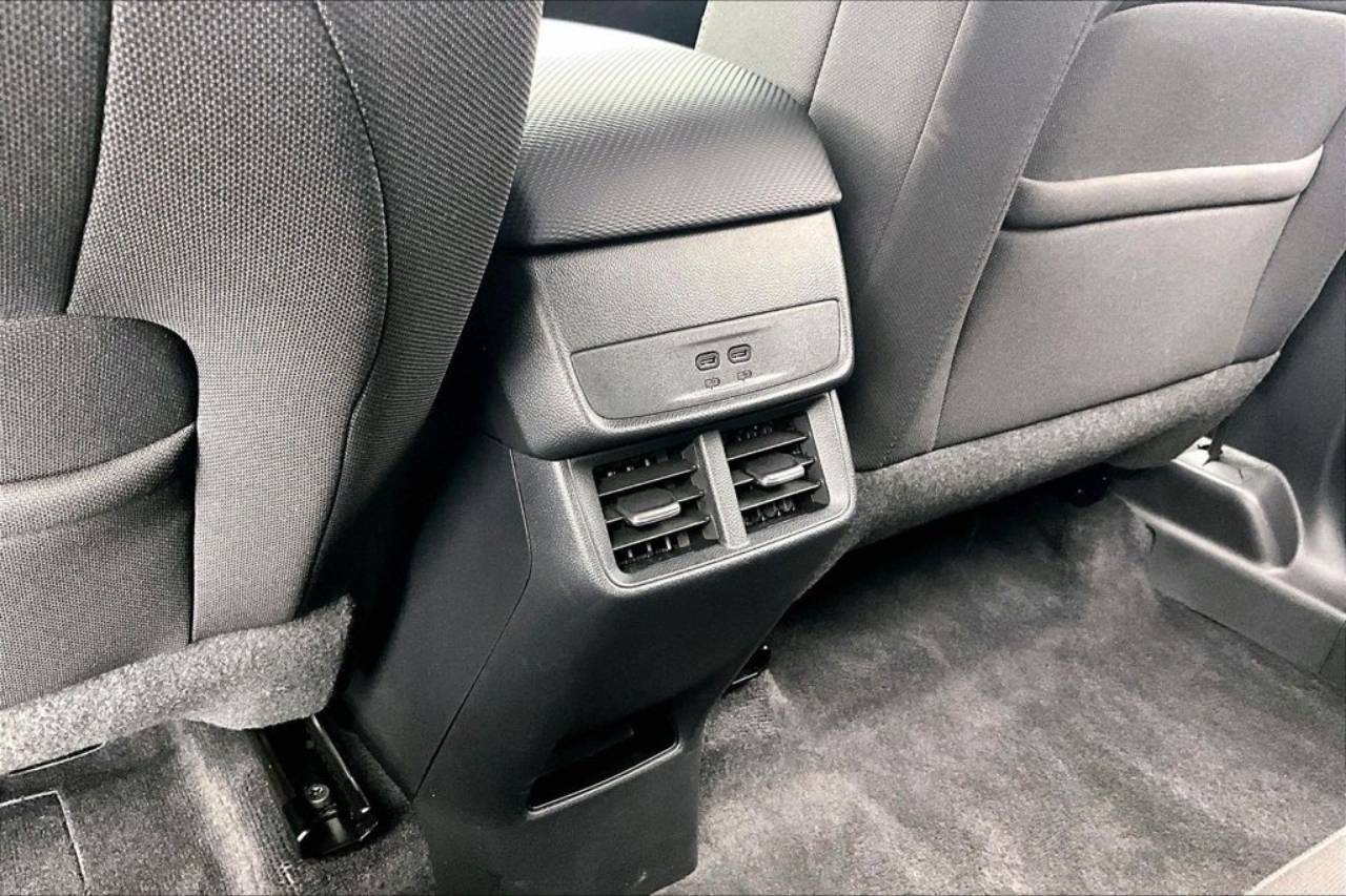2025 Chevrolet Equinox LT - Photo 32