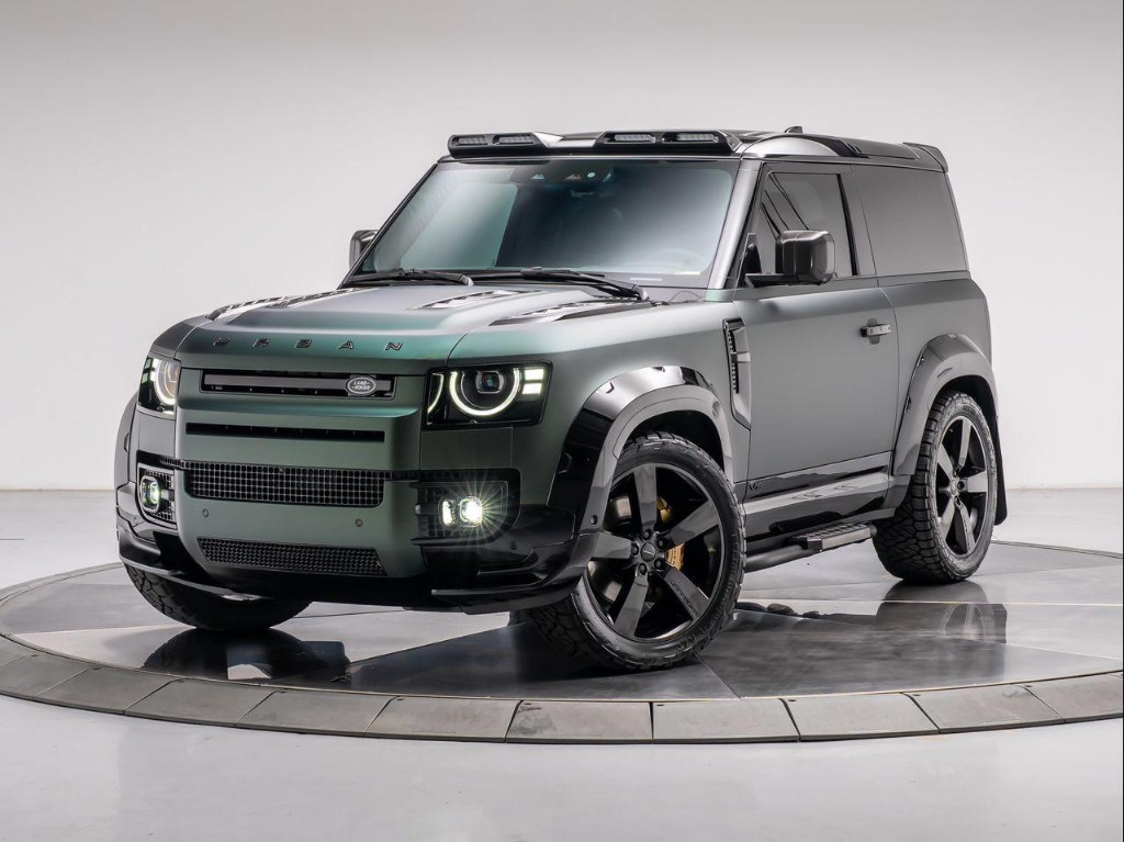 2026 Land Rover Defender P525 V8