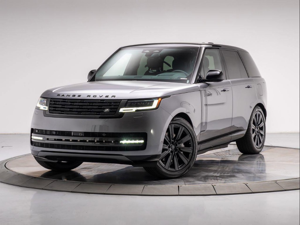 2026 Land Rover Range Rover P550e SE