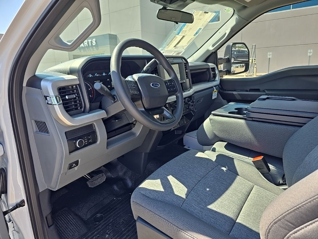 2026 Ford F-550 Super Duty Chassis Cab XL - Photo 6