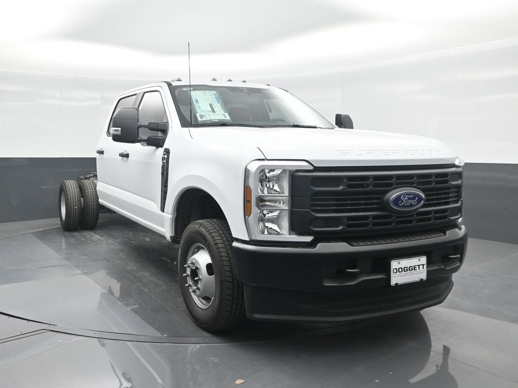 2025 Ford F-350 Super Duty Chassis Cab XL - Photo 8