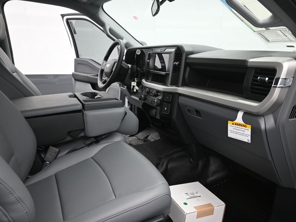 2025 Ford F-350 Super Duty Chassis Cab XL - Photo 12