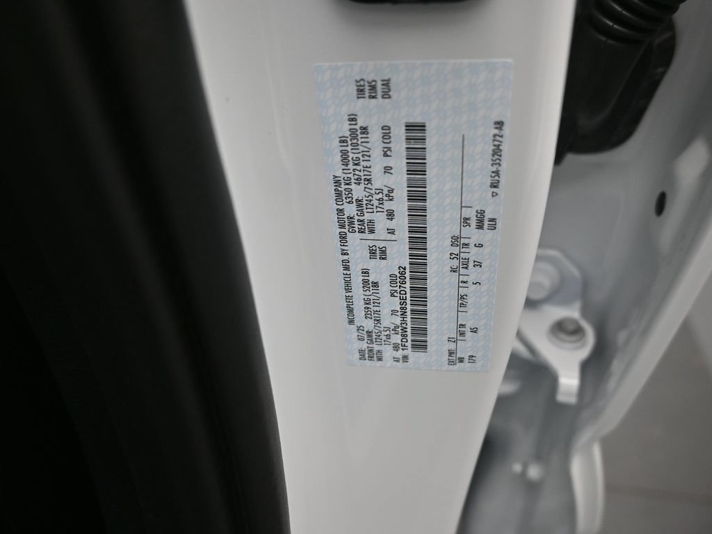 2025 Ford F-350 Super Duty Chassis Cab XL - Photo 18