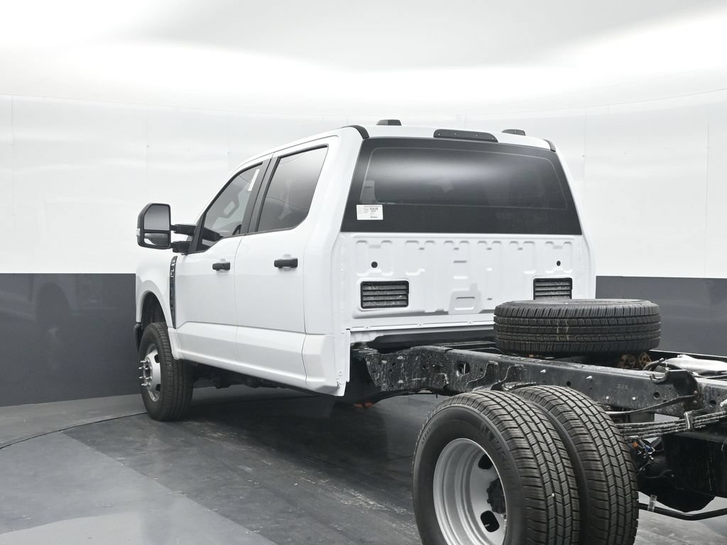 2025 Ford F-350 Super Duty Chassis Cab XL - Photo 20