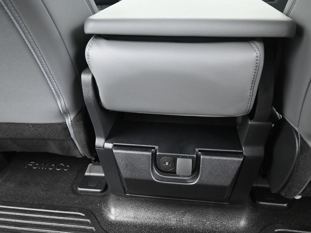 2025 Ford F-350 Super Duty Chassis Cab XL - Photo 21