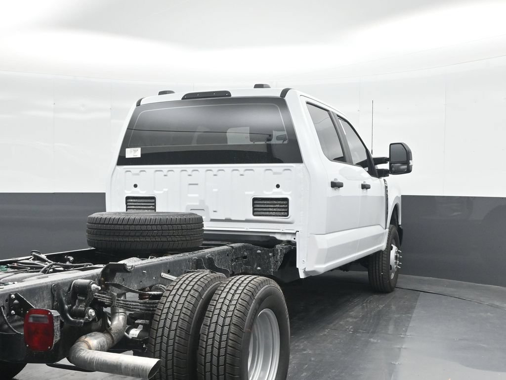 2025 Ford F-350 Super Duty Chassis Cab XL - Photo 22