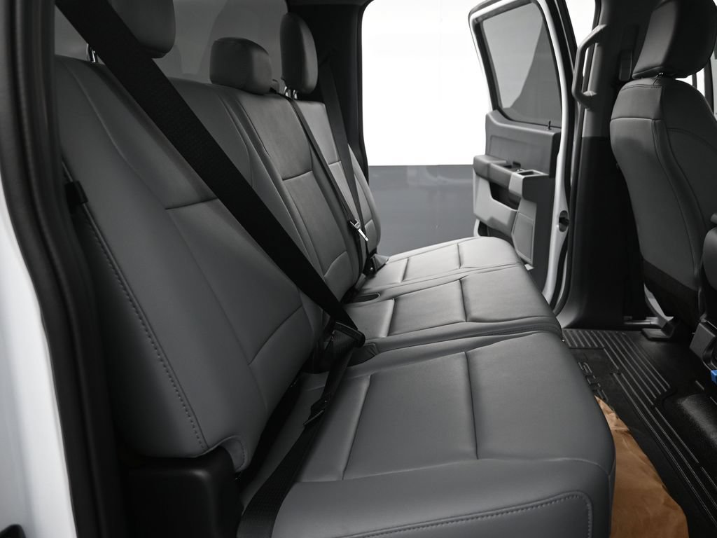2025 Ford F-350 Super Duty Chassis Cab XL - Photo 23