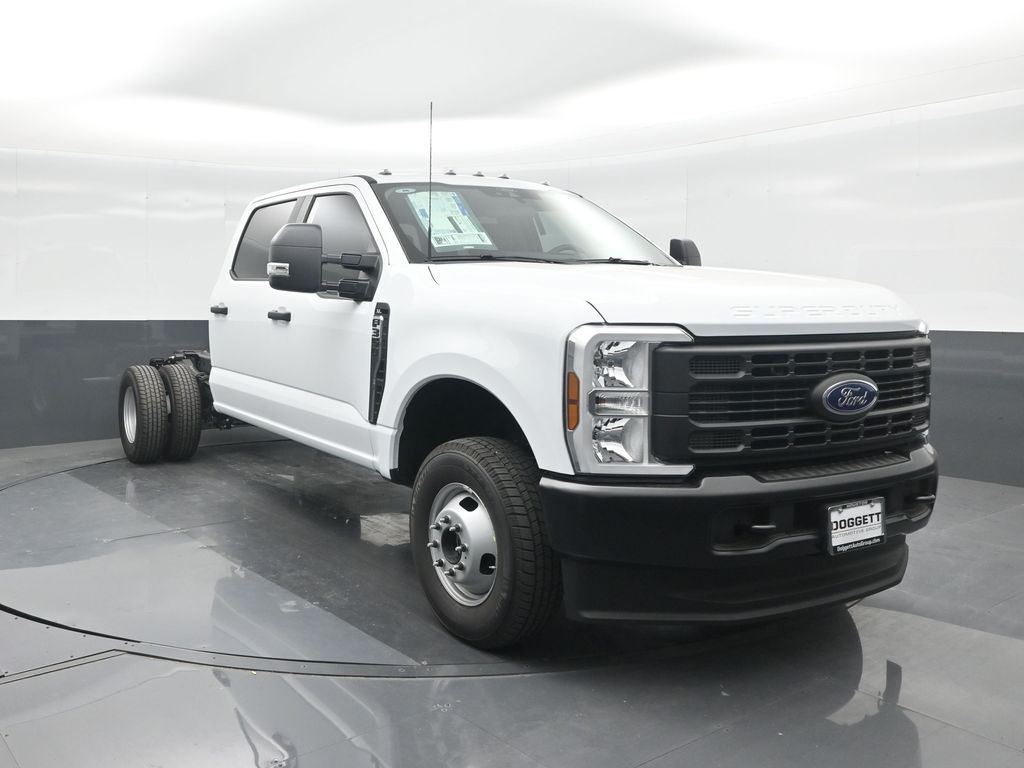 2025 Ford F-350 Super Duty Chassis Cab XL - Photo 8