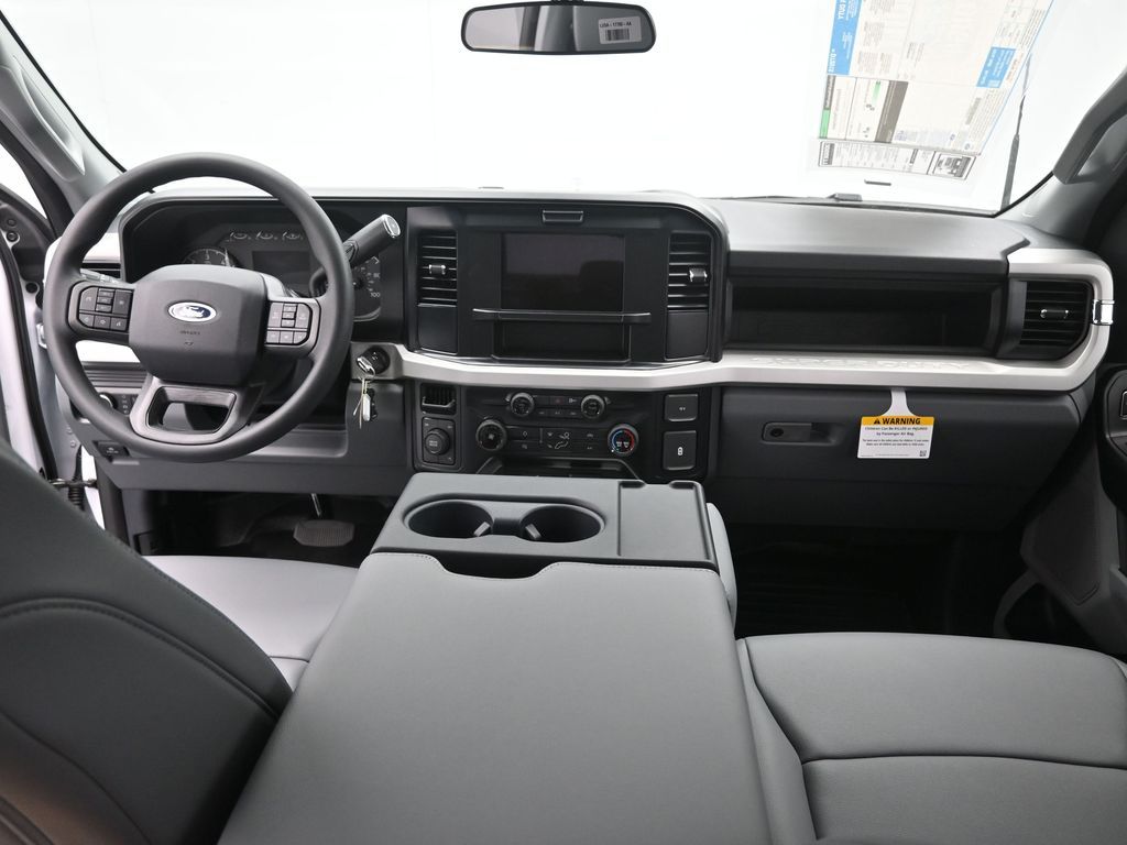 2025 Ford F-350 Super Duty Chassis Cab XL - Photo 14