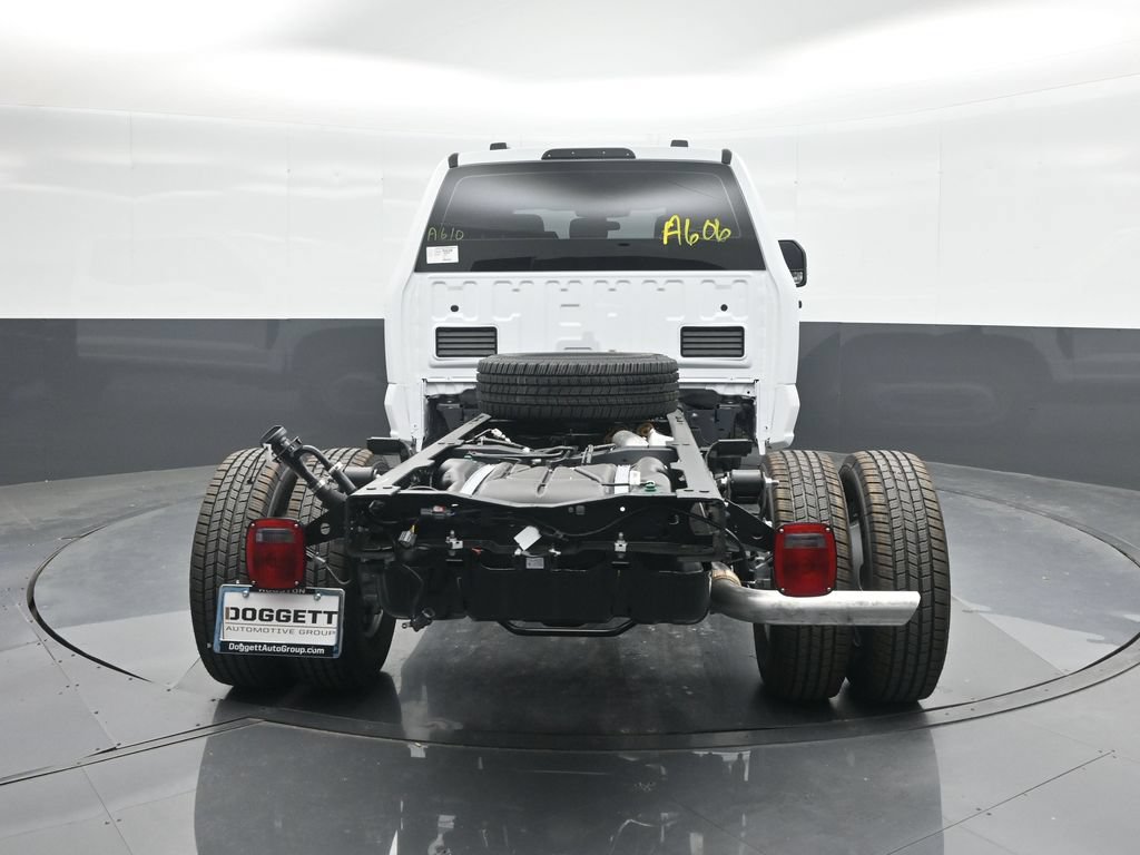 2025 Ford F-350 Super Duty Chassis Cab XL - Photo 17