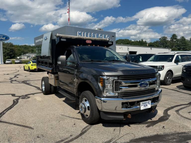 2019 Ford Super Duty F-350 DRW Chassis Cab XLT