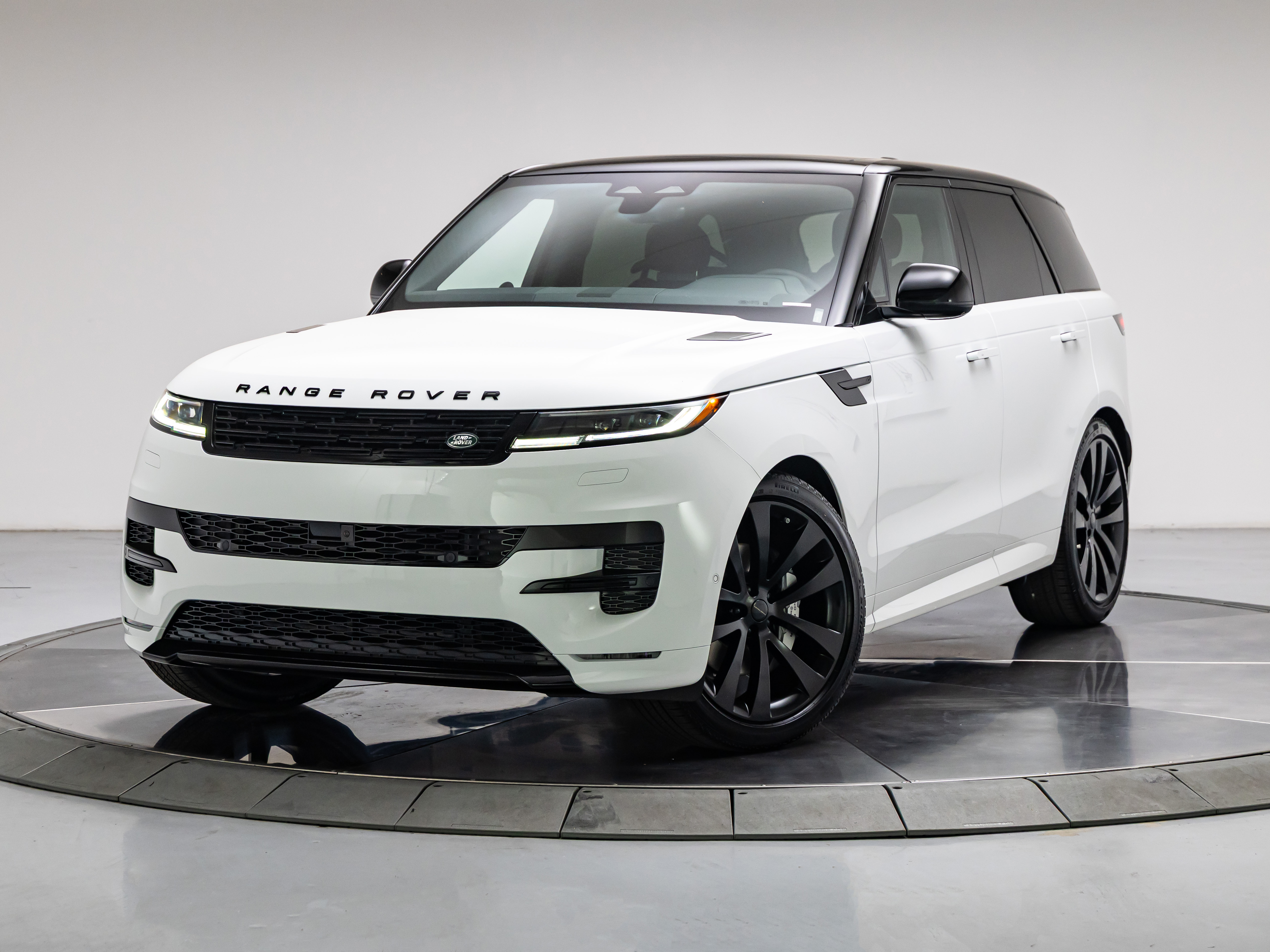 New 2026 Land Rover Range Rover Sport P400 Dynamic SE