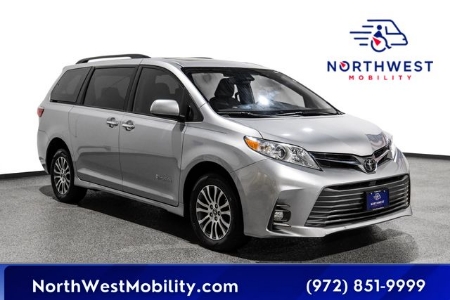 2020 Toyota Sienna XLE