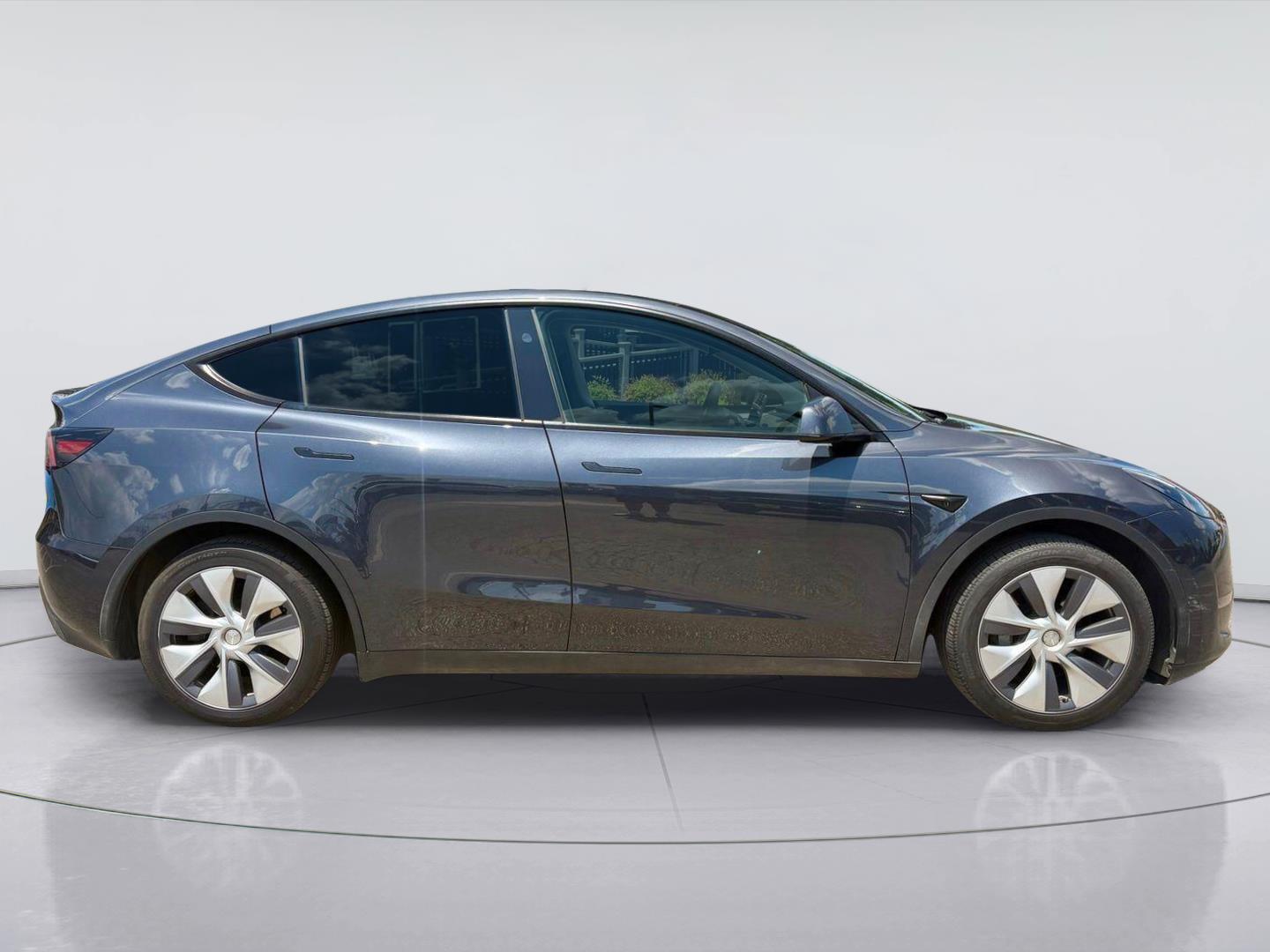 Used 2024 Tesla Model Y Long Range with VIN 7SAYGDEE6RA245619 for sale in San Antonio, TX