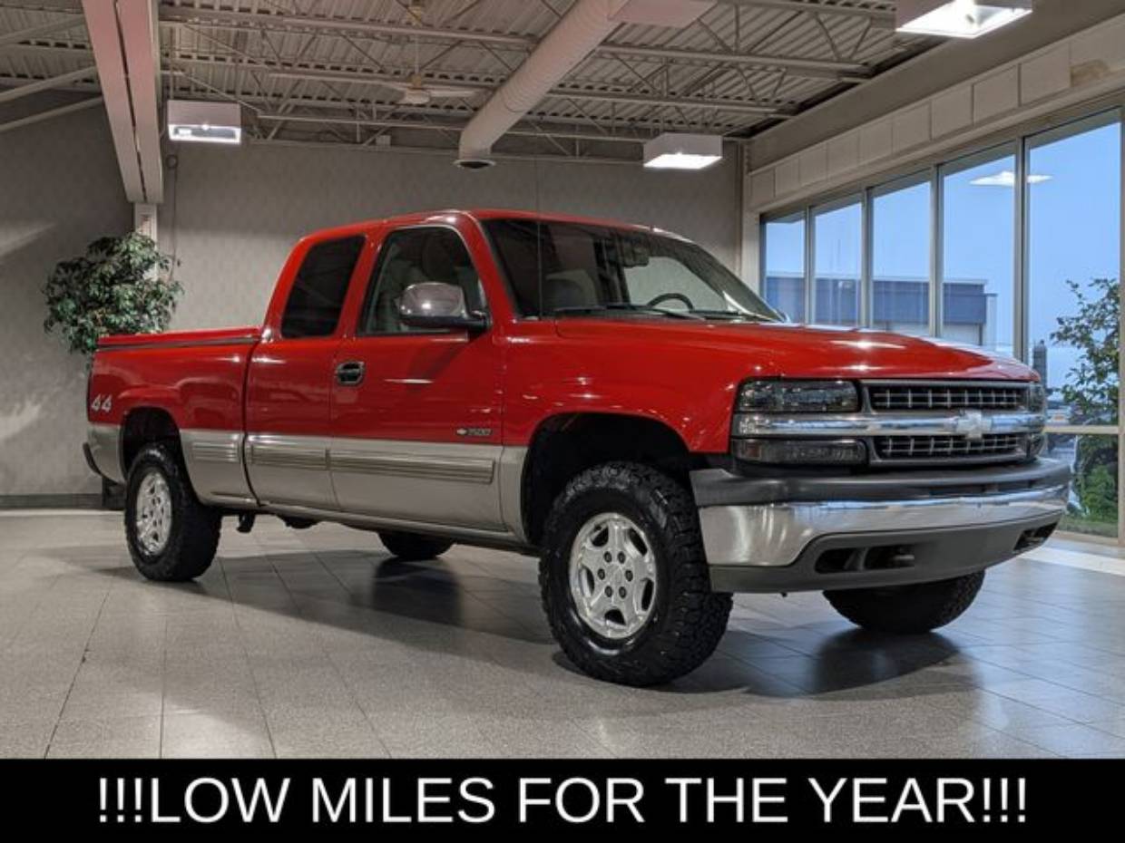 Used 2001 Chevrolet Silverado base with VIN 2GCEK19V011369256 for sale in Highland, IN