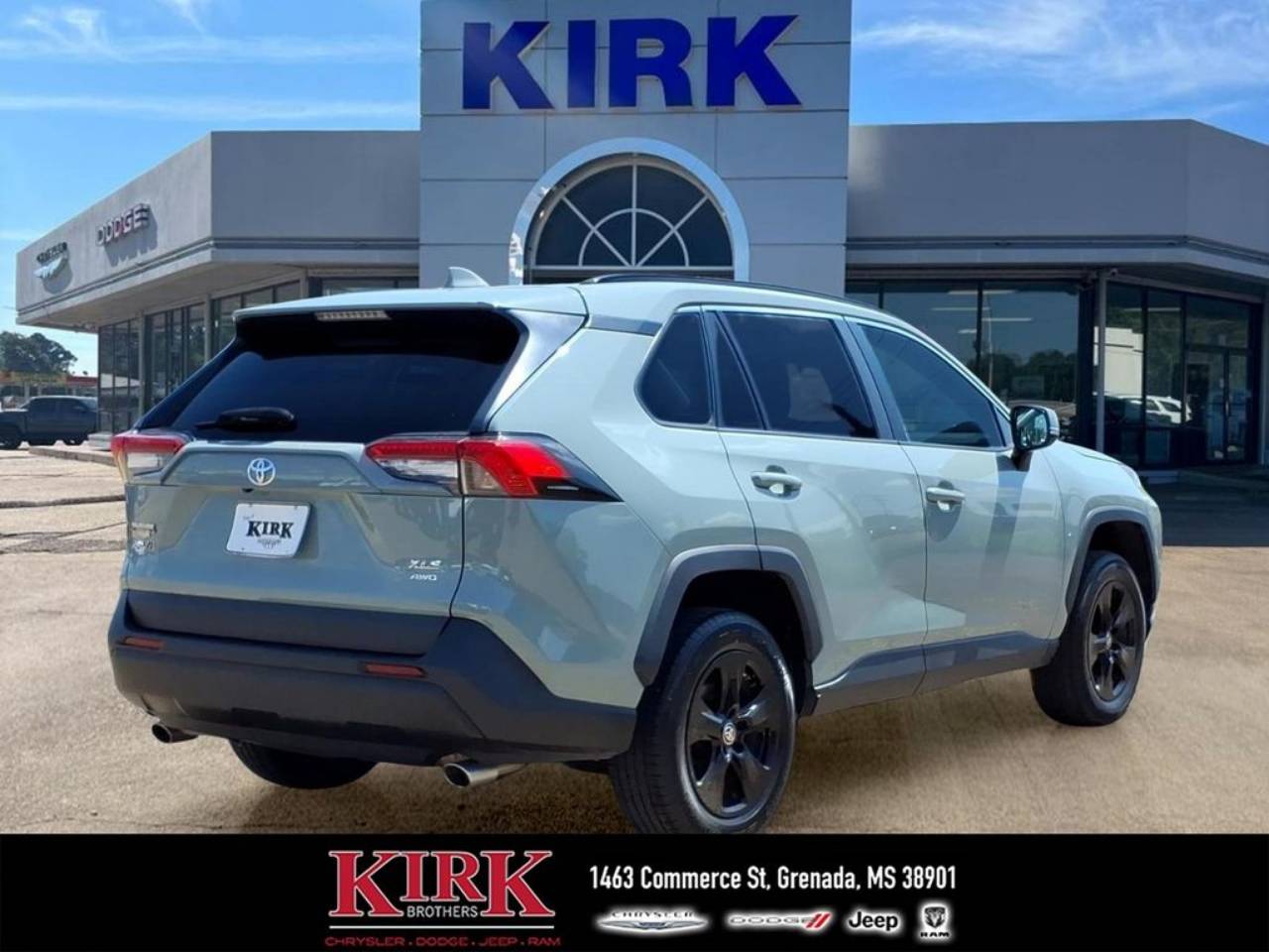 2022 Toyota RAV4 XLE - Photo 10