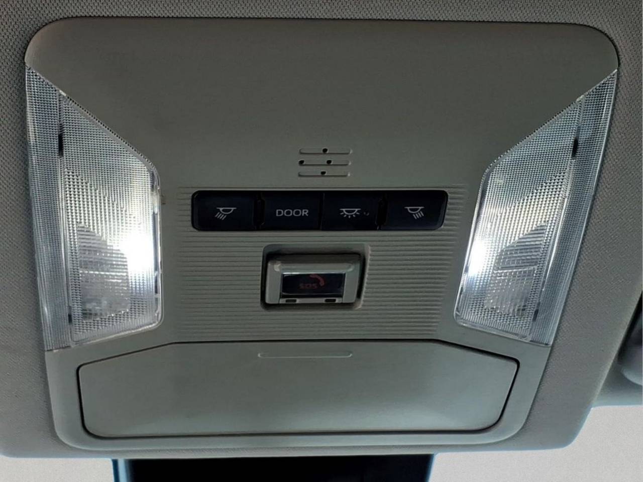 2022 Toyota RAV4 XLE - Photo 18