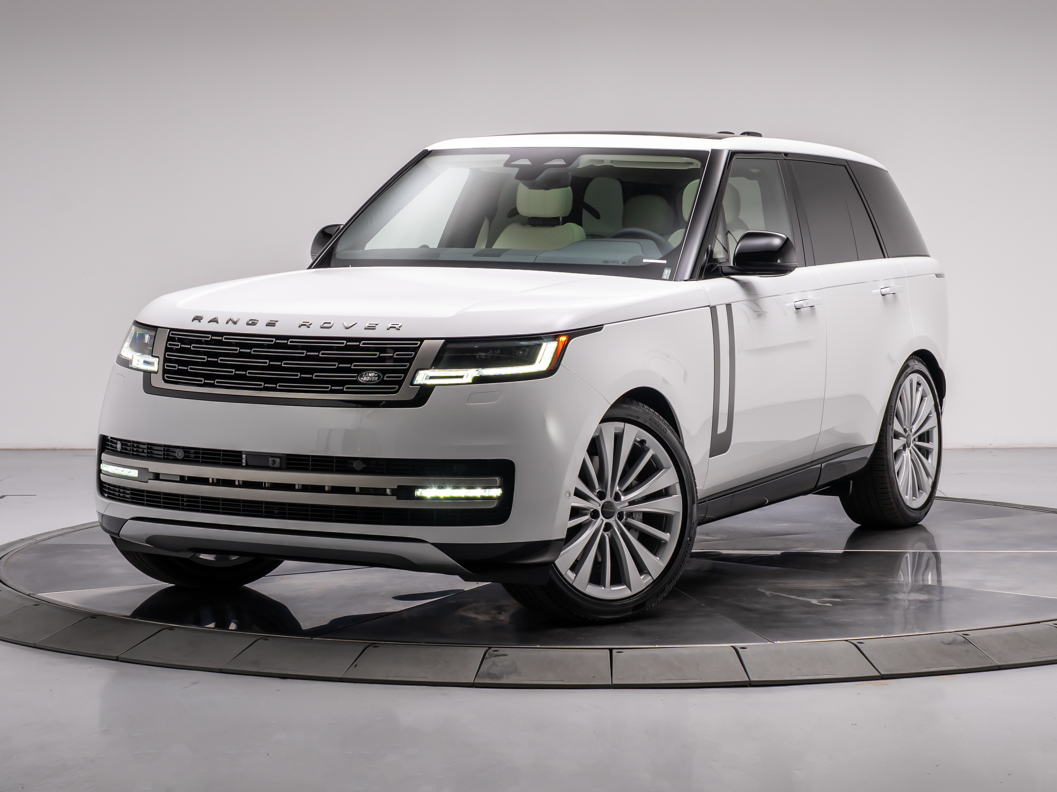 New 2026 Land Rover Range Rover P400 SE