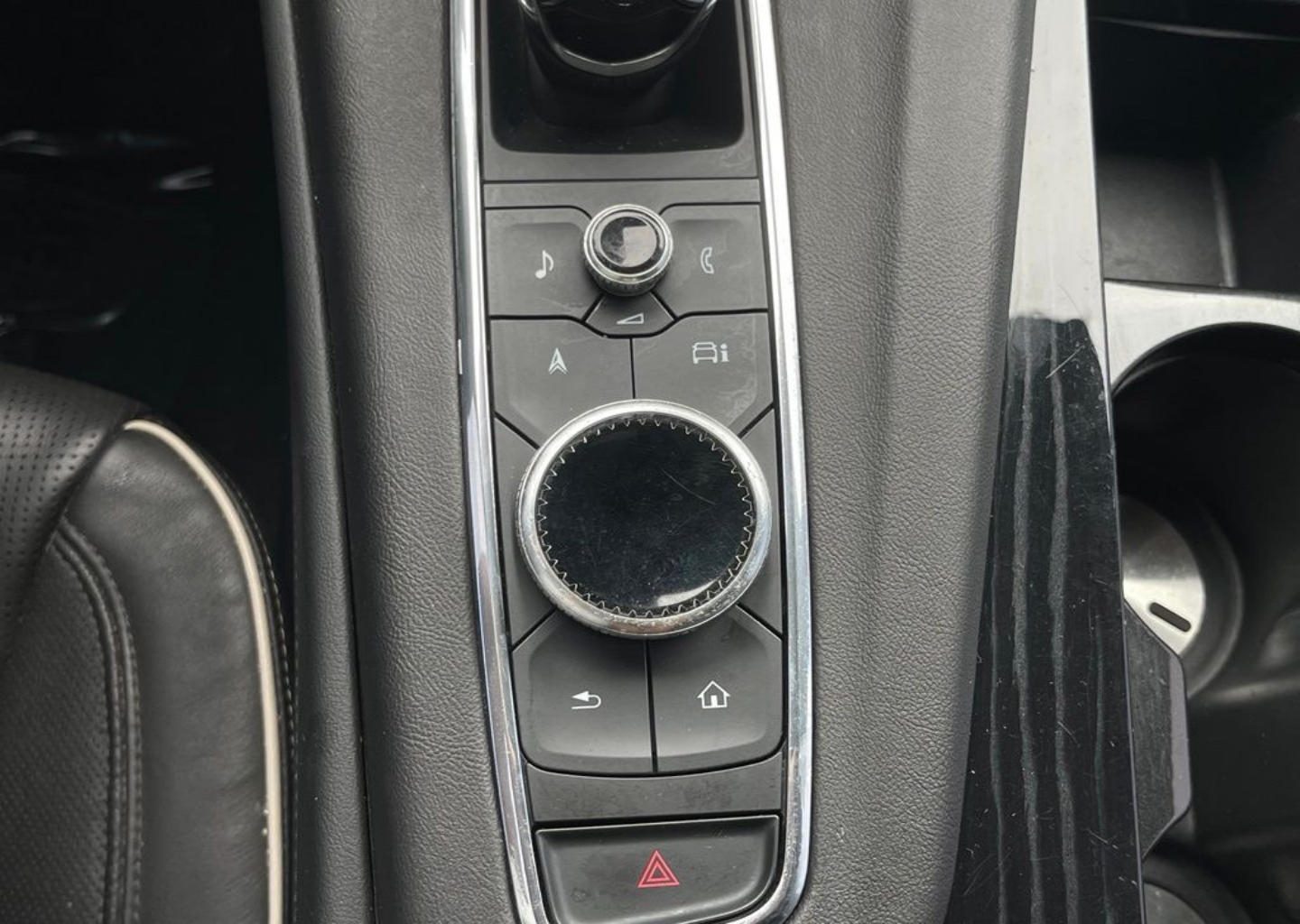 2023 Cadillac Escalade Sport - Photo 35