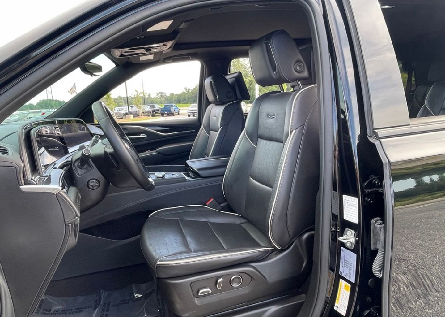 2023 Cadillac Escalade Sport - Photo 39