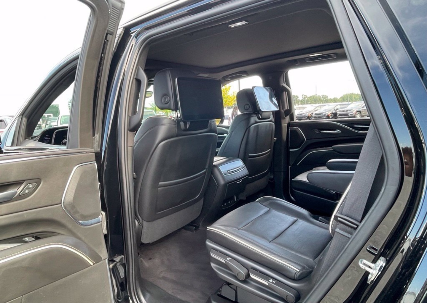 2023 Cadillac Escalade Sport - Photo 42