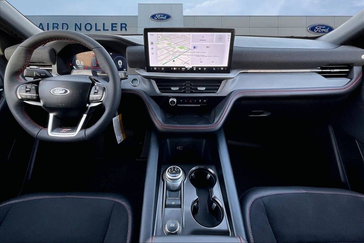 2026 Ford Explorer ST - Photo 6