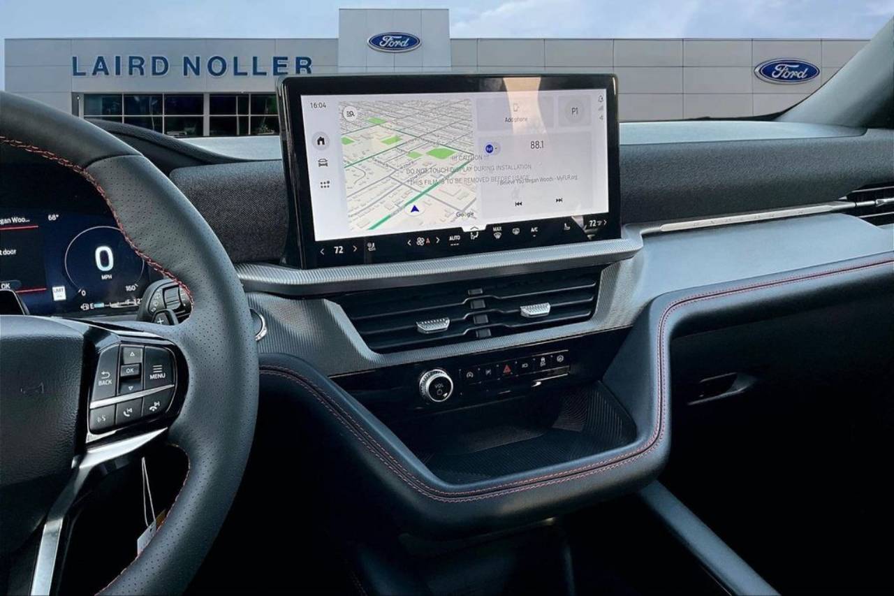 2026 Ford Explorer ST - Photo 7