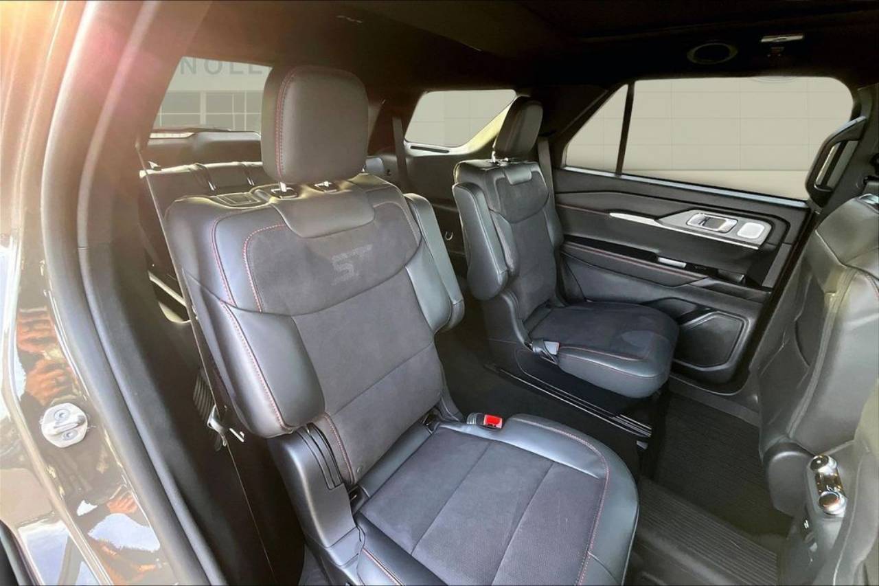 2026 Ford Explorer ST - Photo 11