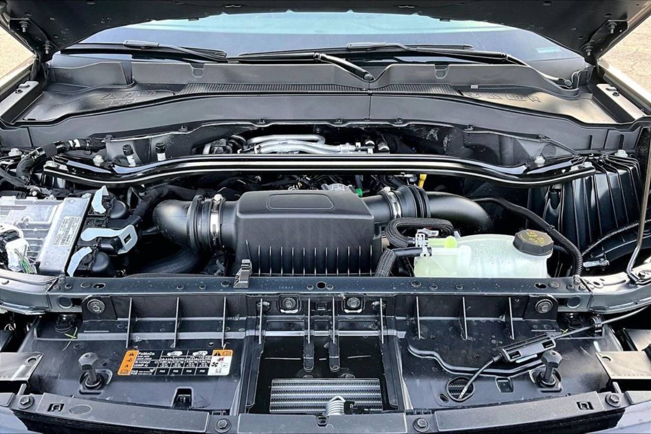 2026 Ford Explorer ST - Photo 13