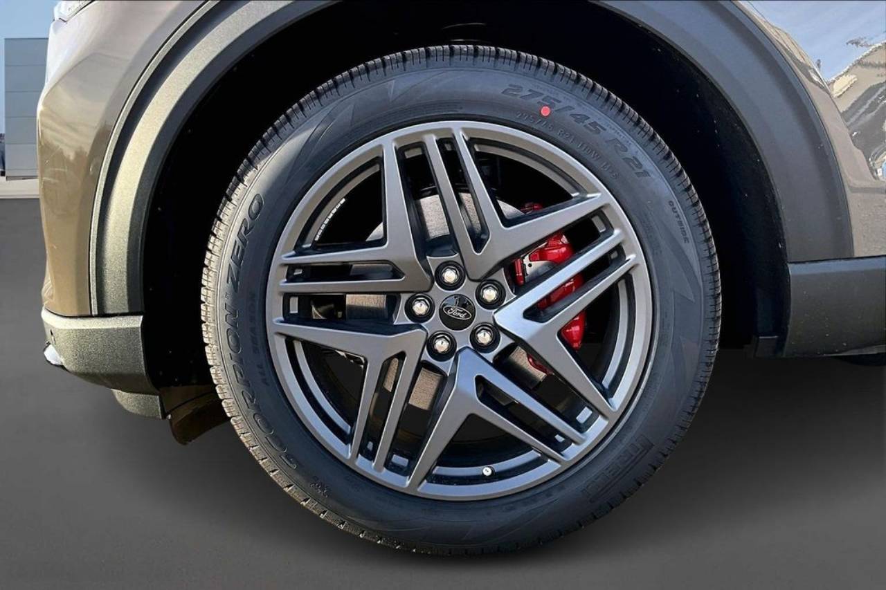 2026 Ford Explorer ST - Photo 14