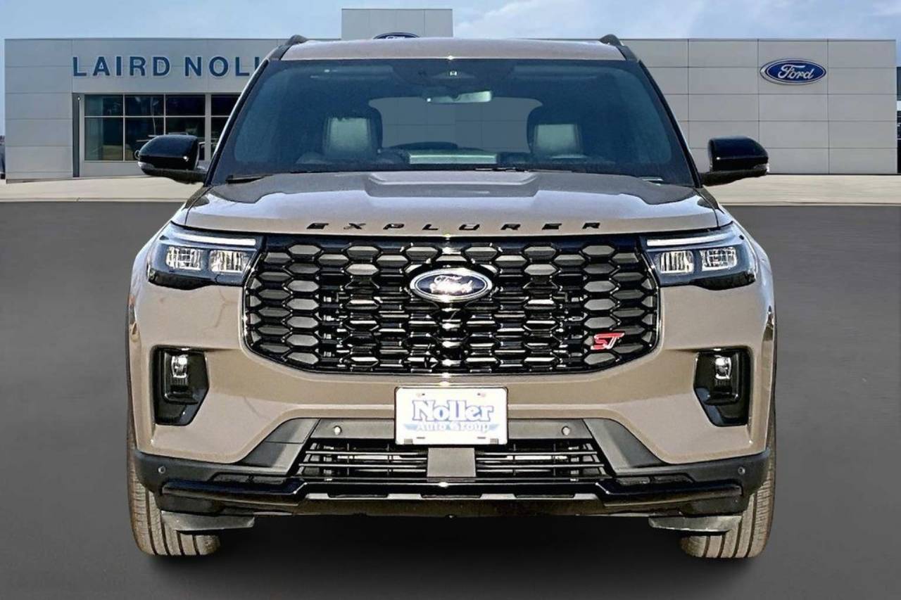 2026 Ford Explorer ST - Photo 15