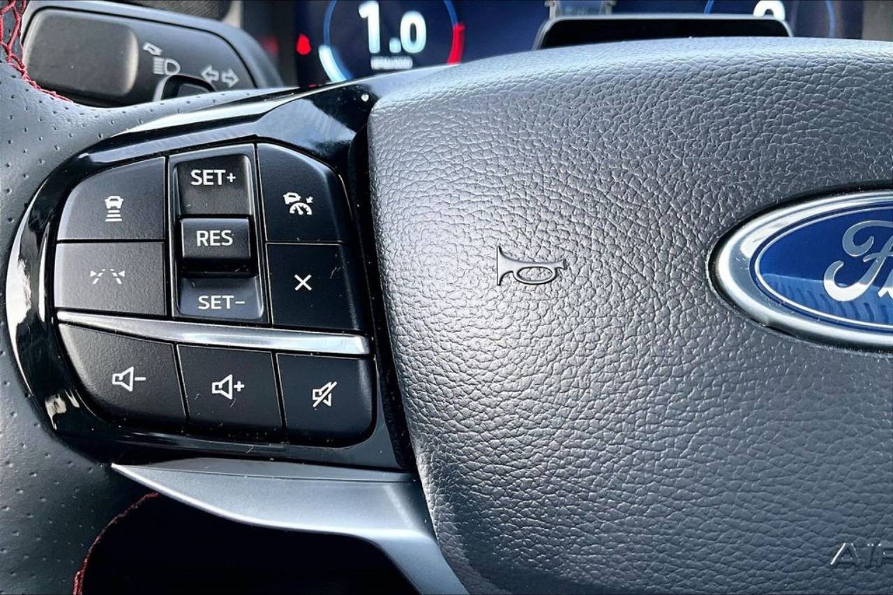 2026 Ford Explorer ST - Photo 18